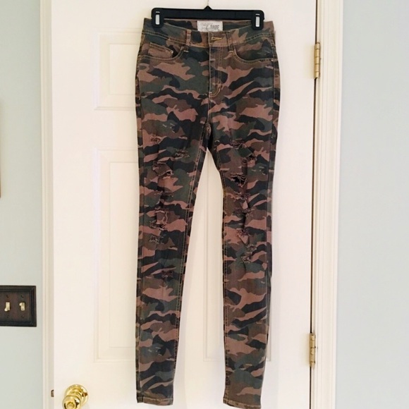 Camouflaged ripped/distressed skinny jeans - Picture 1 of 7